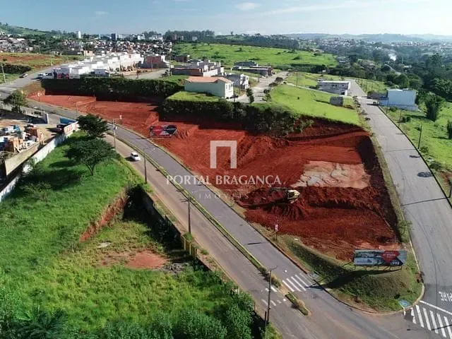 Lançamento com 140m², disponível, no bairro Loteamento Vila Romana em Bragança Paulista
