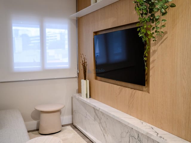 Apartamento 3 quartos e 2 banheiros, à venda, no bairro Campo Comprido em Curitiba