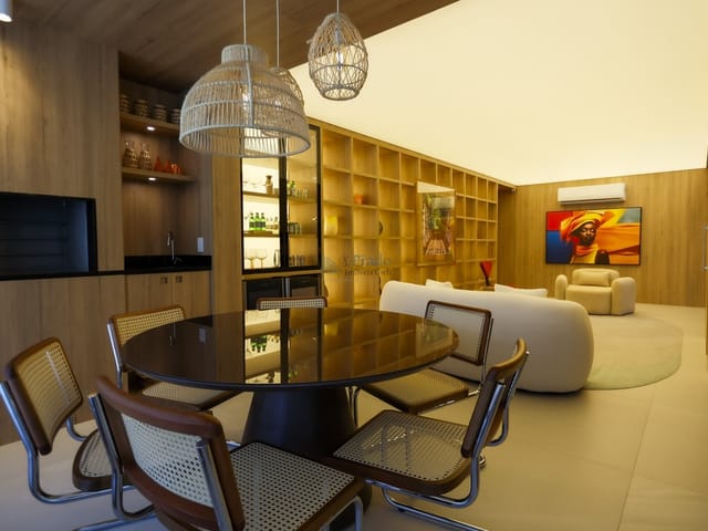 Apartamento 2 quartos e 2 banheiros, à venda, no bairro Água Verde em Curitiba