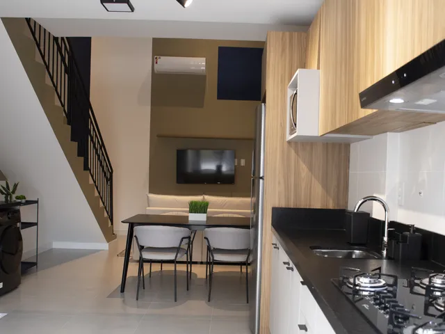 Loft 1 quarto e 2 banheiros, para alugar, no bairro Centro em Florianópolis