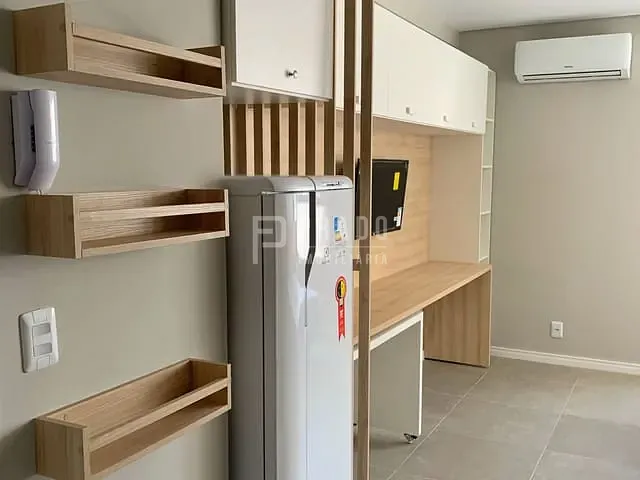 Loft 1 quarto e 1 banheiro, à venda ou para alugar, no bairro Centro em Pelotas