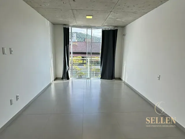 Loft 1 quarto e 1 banheiro, para alugar, no bairro Centro em Balneário Camboriú
