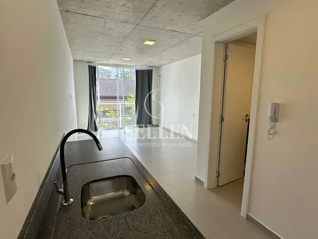 Loft 1 quarto e 1 banheiro, para alugar, no bairro Centro em Balneário Camboriú