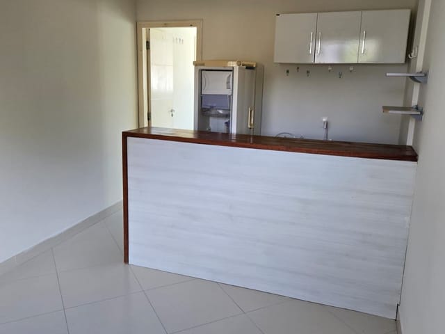 Loft com 27m² 1 quarto e 1 banheiro, para alugar, no bairro Coqueiros em Florianópolis