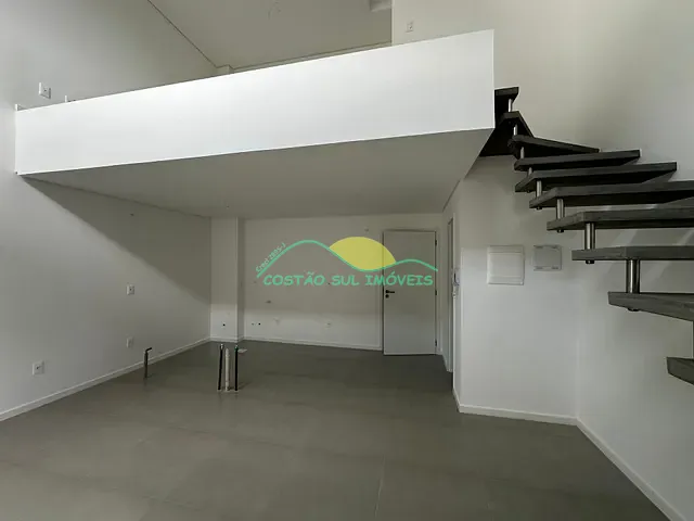Loft com 67m² 1 quarto e 2 banheiros, à venda, no bairro Ribeirão da Ilha em Florianópolis