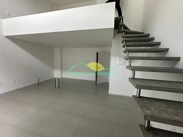 Loft com 67m² 1 quarto e 2 banheiros, à venda, no bairro Ribeirão da Ilha em Florianópolis