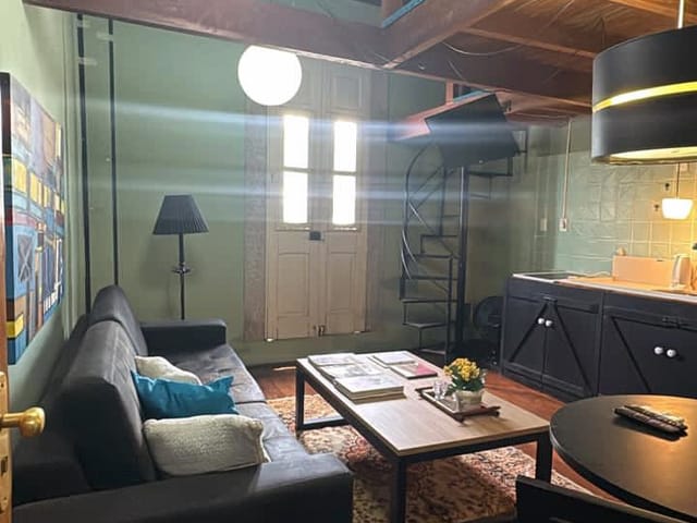 Loft 1 quarto e 1 banheiro, para alugar, no bairro Centro em Niterói