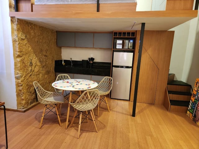 Loft 1 quarto e 1 banheiro, para alugar, no bairro Centro em Petrópolis