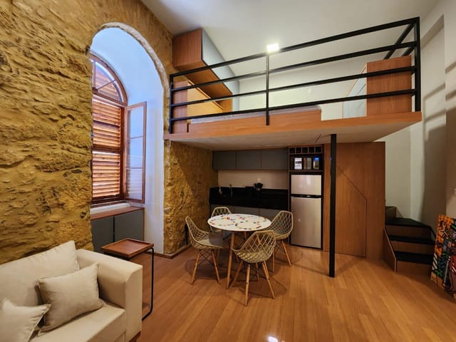 Loft 1 quarto e 1 banheiro, para alugar, no bairro Centro em Petrópolis