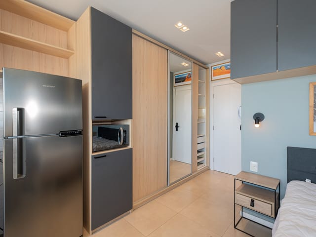 Foto do Loft - Loft mobiliado disponível para aluguel no Centro de Pelotas RS, com ótima localização, praticidade e fácil acesso a serviços e comércios | UP Imóveis