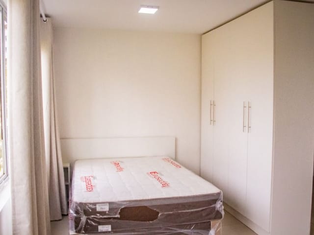 Foto do Loft - Loft mobiliado para aluguel no centro de Pelotas RS com ambientes integrados, ótima localização, praticidade no dia a dia e fácil acesso a serviços | UP Imóveis