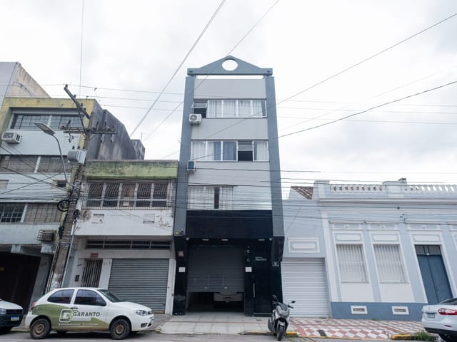 Foto do Loft - Loft Mobiliado para Aluguel no Centro de Pelotas RS com Excelente Localização, Praticidade no Dia a Dia e Fácil Acesso a Serviços e Comércios | UP Imóveis