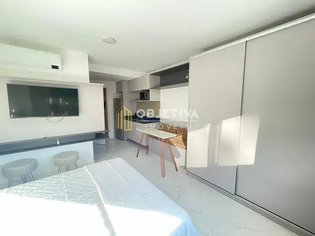 Loft 1 quarto e 1 banheiro, para alugar, no bairro Mont Serrat em Porto Alegre
