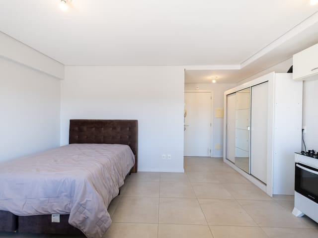 Loft 1 quarto e 1 banheiro, para alugar, no bairro Centro em Pelotas