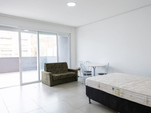 Loft 1 quarto e 1 banheiro, à venda ou para alugar, no bairro Centro em Pelotas