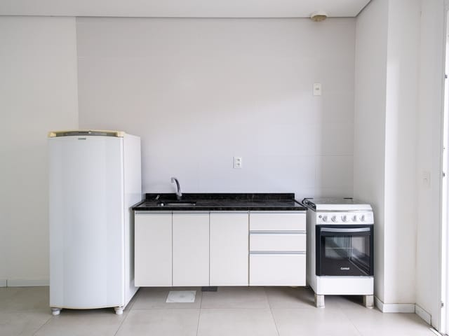 Loft 1 quarto e 1 banheiro, à venda ou para alugar, no bairro Centro em Pelotas