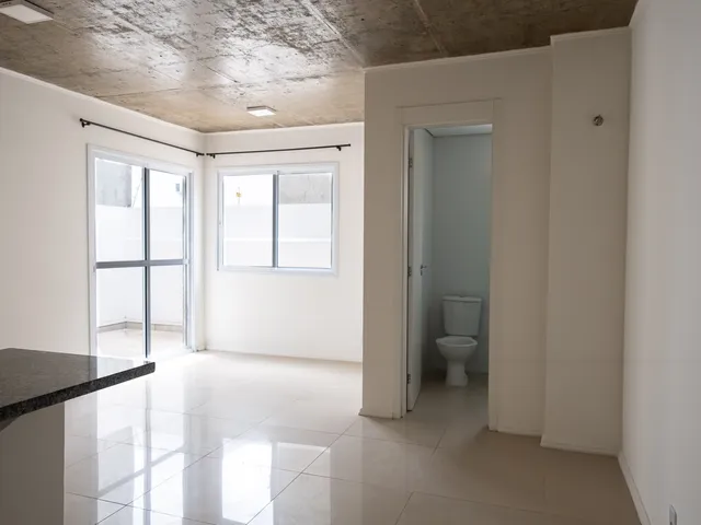 Loft 1 quarto e 1 banheiro, para alugar, no bairro Centro em Pelotas