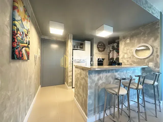 Loft 1 quarto e 1 banheiro, para alugar, no bairro Três Figueiras em Porto Alegre