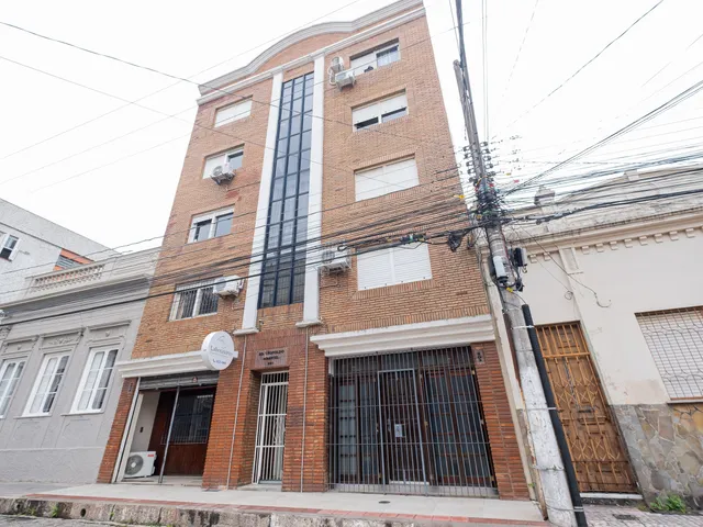 Apartamento com 30m² 1 quarto e 1 banheiro, para alugar, no bairro Centro em Pelotas