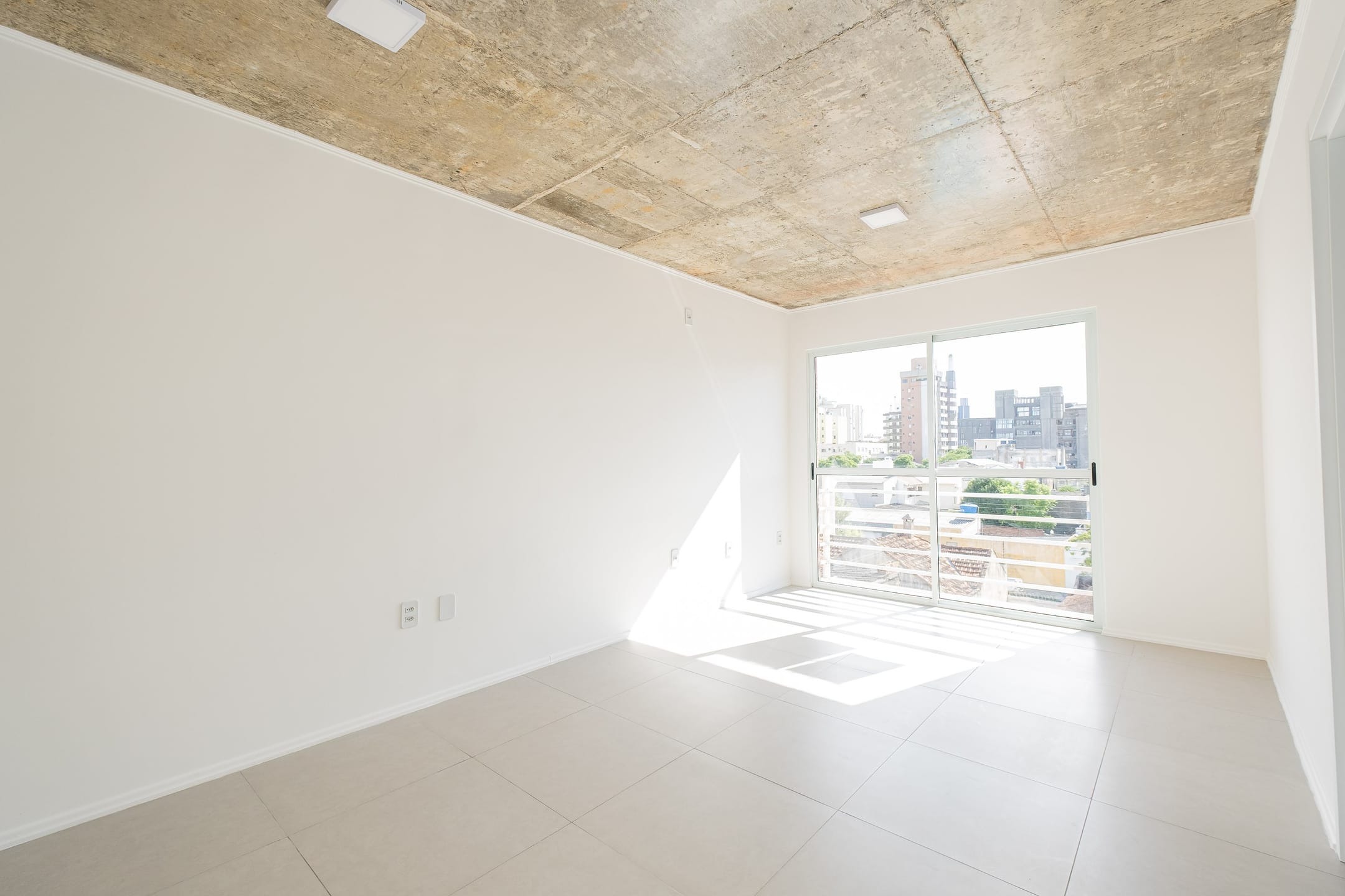 Loft disponível para locação no Centro de Pelotas RS com ambiente moderno, prático e bem localizado, próximo a comércios, serviços e transporte público 3