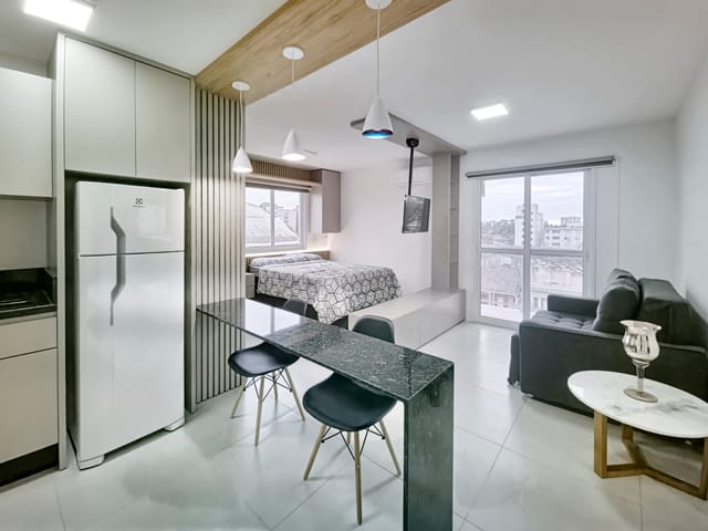 Loft 1 quarto e 1 banheiro, para alugar, no bairro Centro em Pelotas