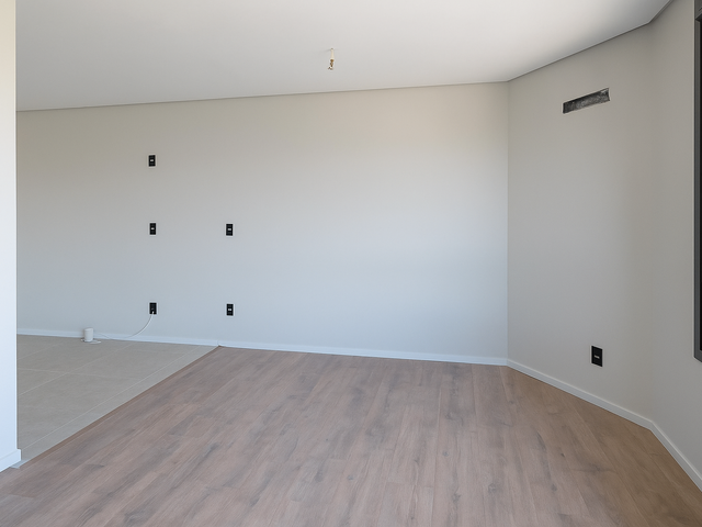 Foto do Loft - Apartamento à venda no Areal: 28 m², 1 dormitório, andar alto, piso laminado, lavanderia coletiva, elevador, portaria 24h. Ideal para investir! | UP Imóveis