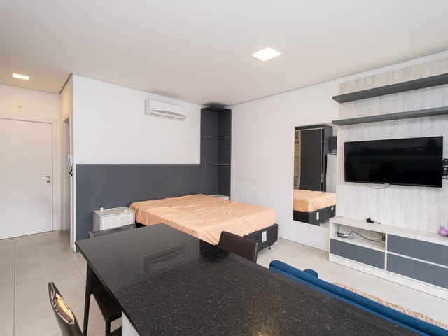 Foto do Loft - Loft mobiliado no Studio Xavante, em frente ao Bento Freitas, com vaga de garagem, ambiente moderno e ótima localização para morar com praticidade | UP Imóveis