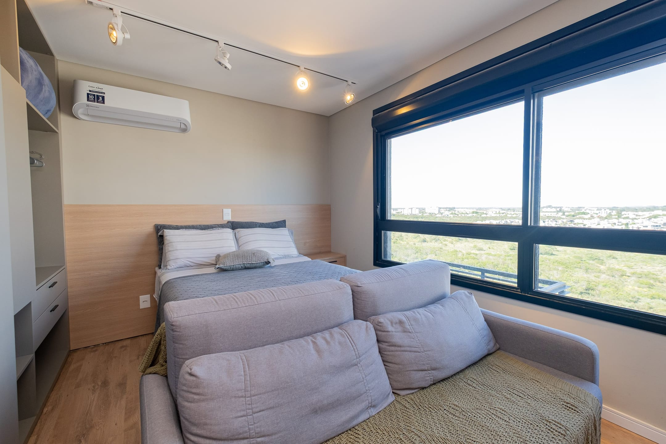 Loft mobiliado à venda no Canto, Parque Una: 27 m², andar alto, decorado e com infraestrutura completa. 3