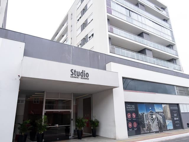 Foto do Loft - Loft mobiliado disponível para locação no Studio Xavante, com vaga de garagem coberta e toda a praticidade de um espaço moderno, funcional e pronto para morar. | UP Imóveis