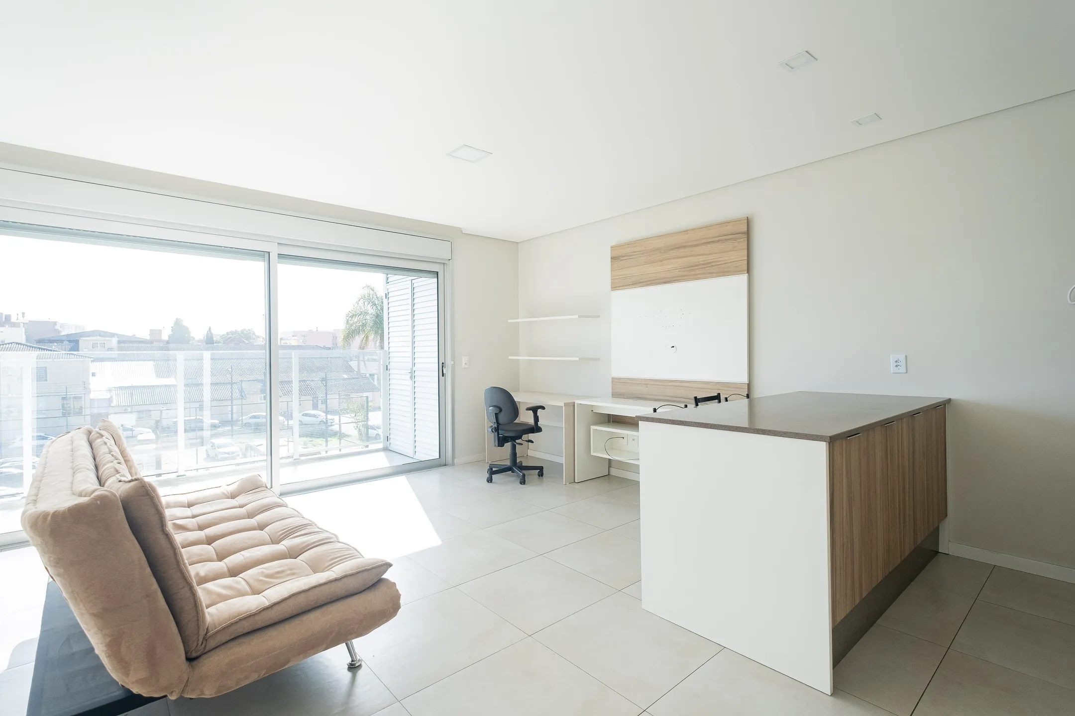 Loft mobiliado disponível para aluguel no Centro de Pelotas RS, com praticidade, conforto e localização estratégica para quem busca conveniência
