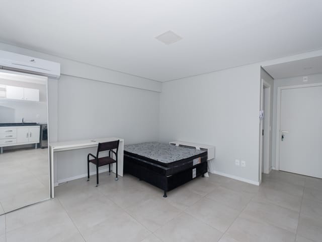 Foto do Loft - Loft mobiliado para locação no Centro no Condomínio Studio Residence Plus II com conforto, praticidade e excelente localização urbana | UP Imóveis