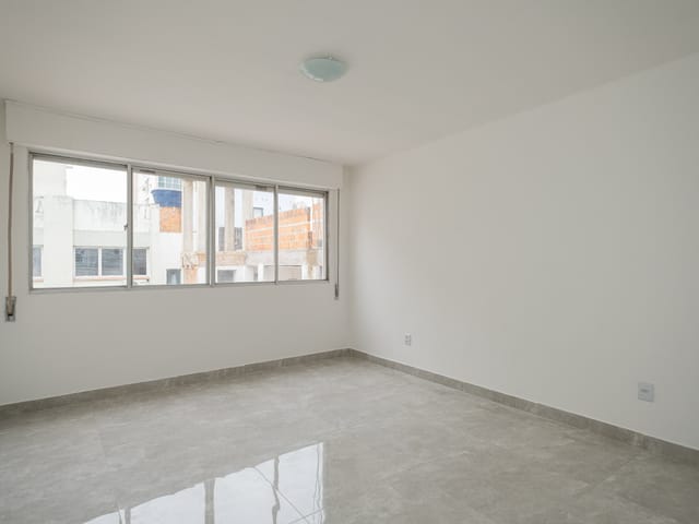 Loft com 38m² 1 quarto e 1 banheiro, para alugar, no bairro Centro em Pelotas