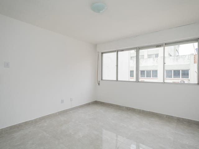 Loft com 38m² 1 quarto e 1 banheiro, para alugar, no bairro Centro em Pelotas
