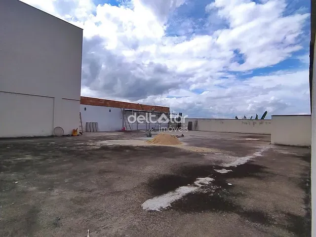 Laje com 260m², para alugar, no bairro Santa Mônica em Belo Horizonte