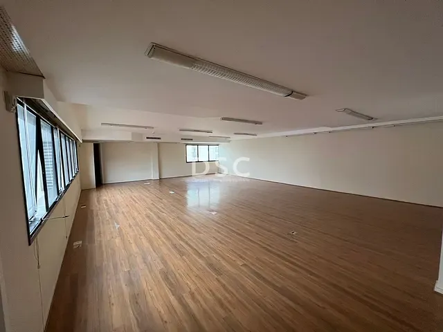 Laje com 1000m², para alugar, no bairro Centro em Curitiba