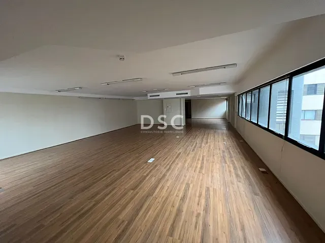Laje com 1000m², para alugar, no bairro Centro em Curitiba