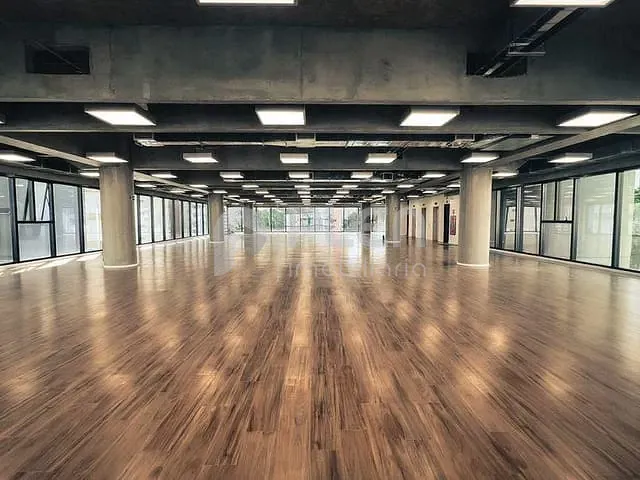 Laje para alugar, no bairro Pinheiros em São Paulo