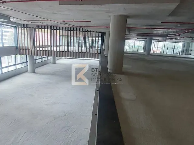 Laje para alugar, no bairro Vila Madalena em São Paulo