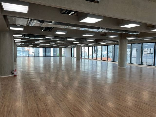 Laje com 900m², para alugar, no bairro Pinheiros em São Paulo