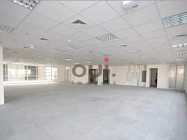 Laje com 370m², para alugar, no bairro Vila Uberabinha em São Paulo