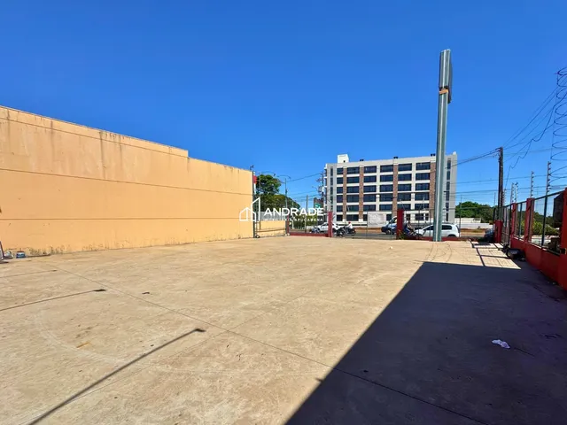 Sala com 700m², para alugar, no bairro Vila Ivone em Apucarana