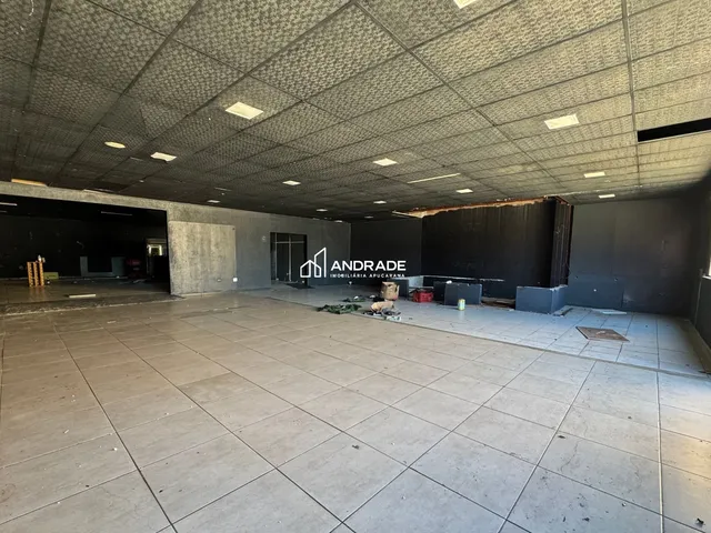 Sala com 700m², para alugar, no bairro Vila Ivone em Apucarana