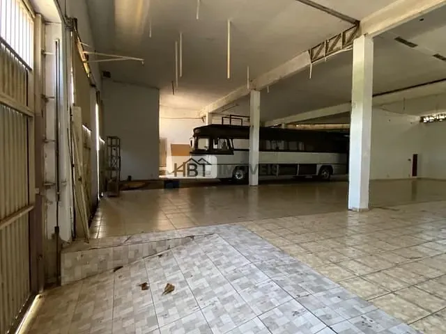 Loja com 916m², à venda ou para alugar, no bairro Centro em Bauru