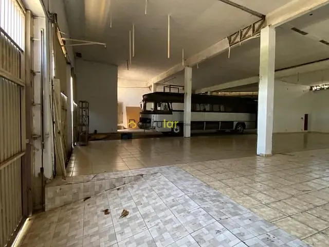 Loja com 916m², à venda ou para alugar, no bairro Centro em Bauru