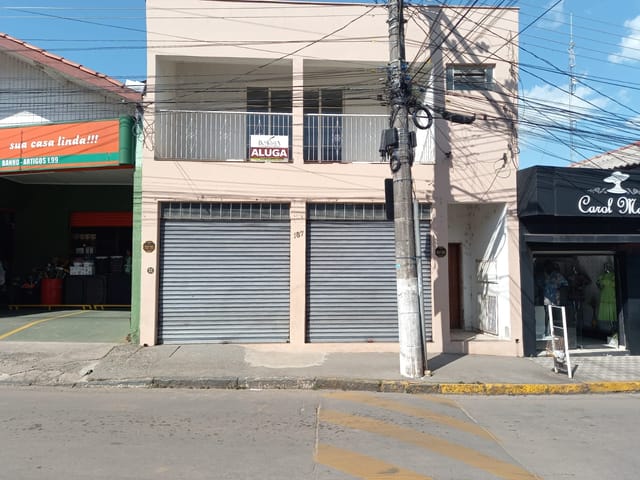 Foto do Loja - Ponto Comercial para locação no Centro | Piracaia SP | Salão com 180 M² | 2 banheiros e cozinha | Excelente Oportunidade | | Boa Vista Imóveis