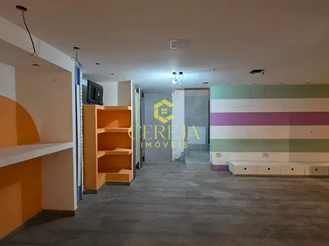 Loja com 80m², à venda ou para alugar, no bairro Centro em Nova Friburgo