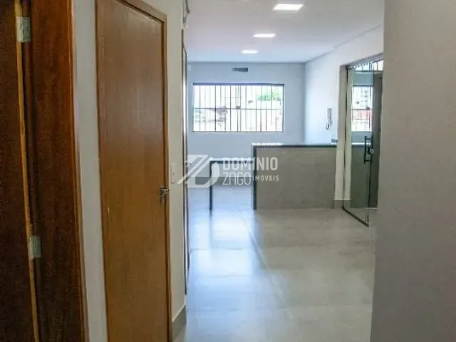Conjunto comercial com 341m², para alugar, no bairro São Benedito em Uberaba
