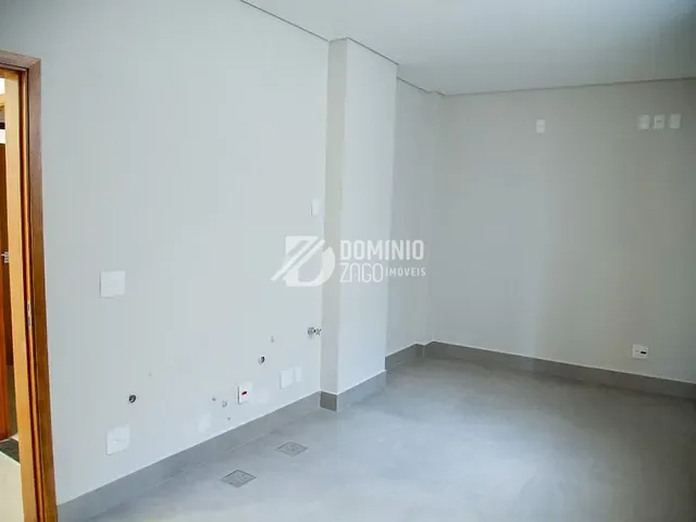 Conjunto comercial com 341m², para alugar, no bairro São Benedito em Uberaba