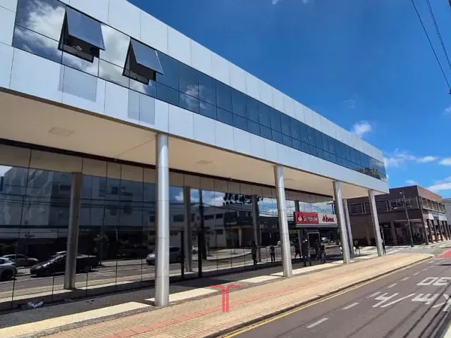 Loja com 500m², para alugar, no bairro Capão Raso em Curitiba