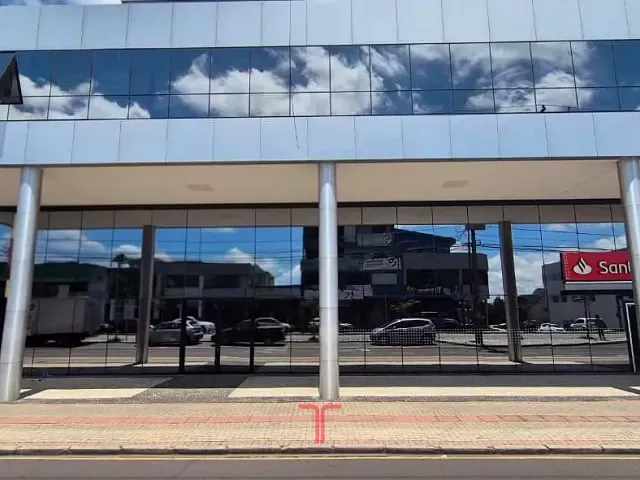 Loja com 500m², para alugar, no bairro Capão Raso em Curitiba